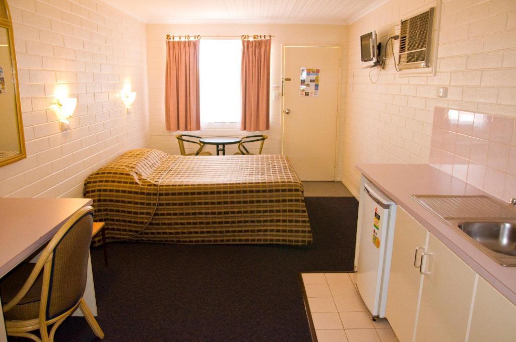 White Gum Motel Alice Springs Habitación foto