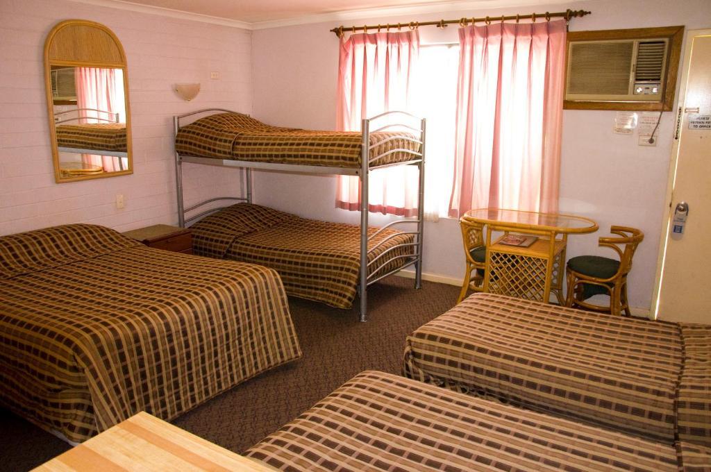 White Gum Motel Alice Springs Habitación foto